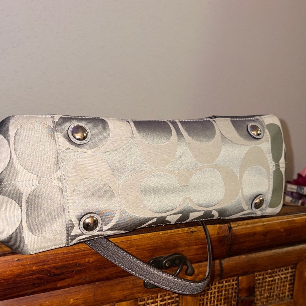 Coach Y2K Gray And Metallic Colette Shoulder Bag - Picture 14 of 14